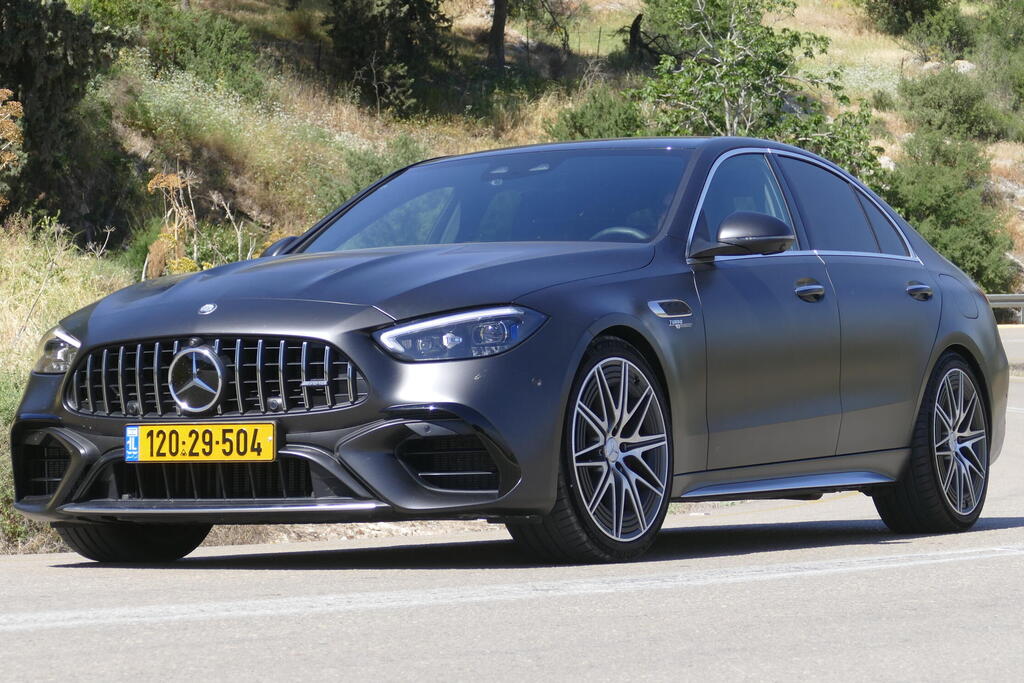 מרצדס C63 SE (מבחן ראשון) – שבחי טכנולוגיה, געגועי נוסטלגיה