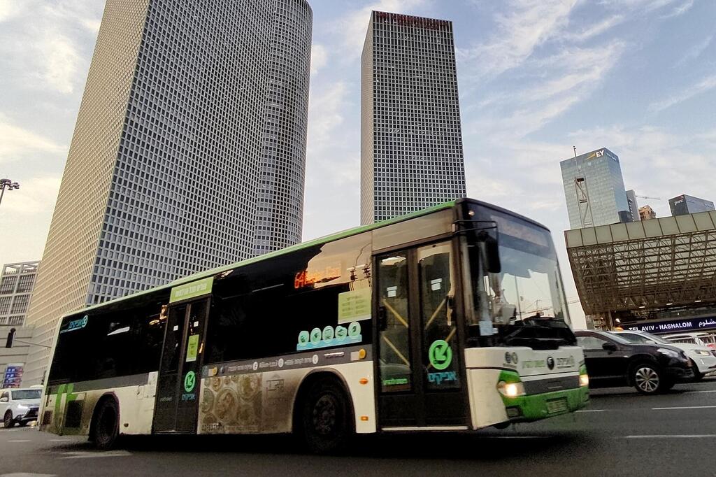 לצפייה בכתבה מחסור בנהגים ואלימות גואה: המאבק על בטחון העובדים באוטובוסים