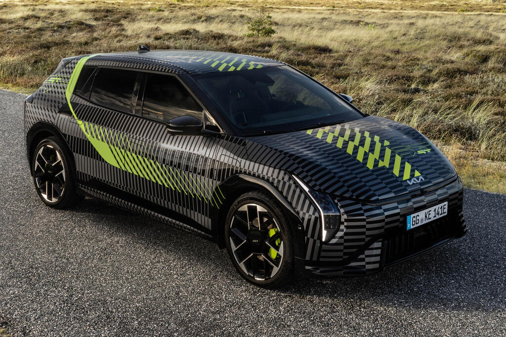 משפחתית, חשמלית וביצועיסטית: קיה הציגה EV4 GT