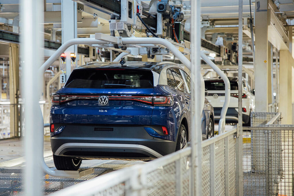 תיראו מופתעים: באירופה רוצים לדחות את המעבר לחשמליות