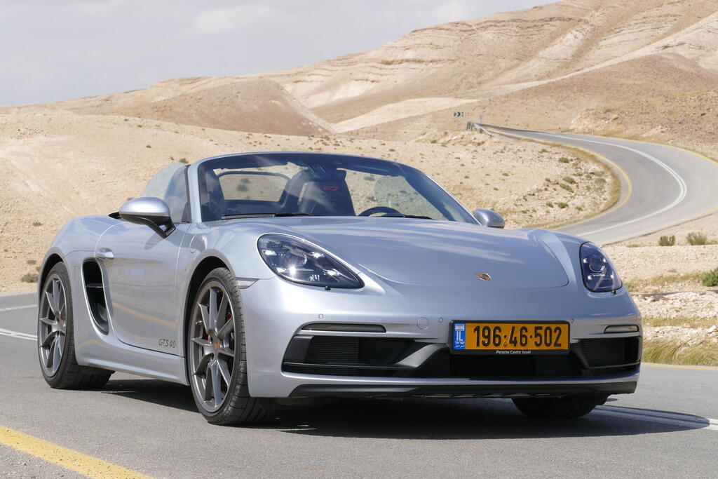 סיבוב פרסה מהיר: פורשה חוזרת לבנזין עם ה-718