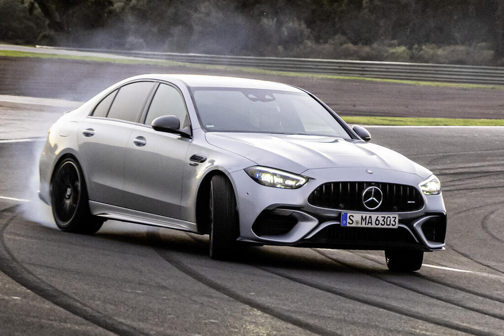 לצפייה בכתבה שלום למפלצת עם חשמל: מרצדס מפסיקה C63 AMG היברידית