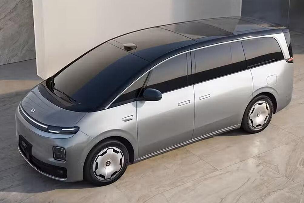 המשפחה מתרחבת: ליפמוטור חשפה מיניוואן חשמלי