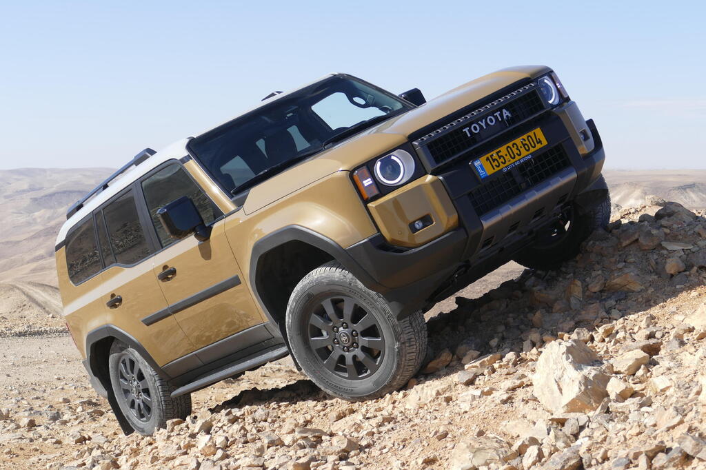 סולר עם קצת חשמל: טויוטה מעדכנת את הלנד קרוזר
