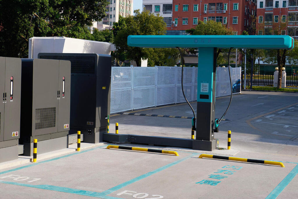 לצפייה בכתבה מי צריך החלפת סוללה? BYD תטען במהירות תדלוק