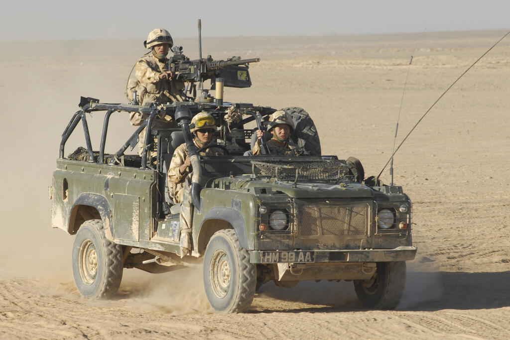 תם ונשלם, לנד רובר דיפנדר משתחרר גם מהצבא הבריטי