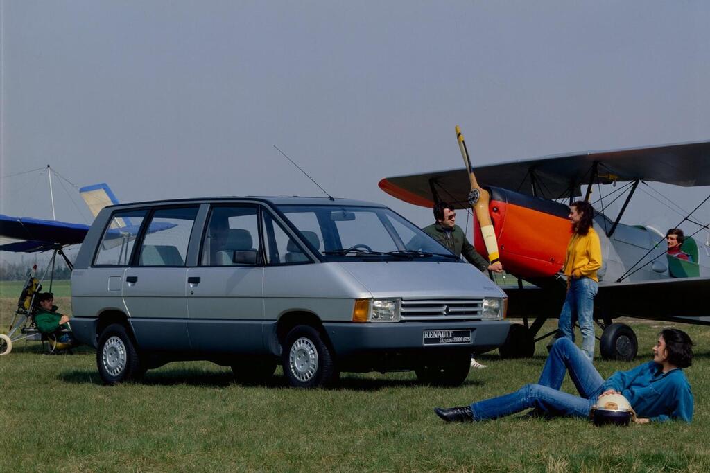 לצפייה בכתבה באריזה משפחתית - פיצ'רים של מיניוואנים