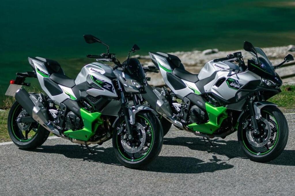 לצפייה בכתבה קאוואסאקי היברידי, ק.ט.מ חשמלי ודיבורית קסדה מתקדמת