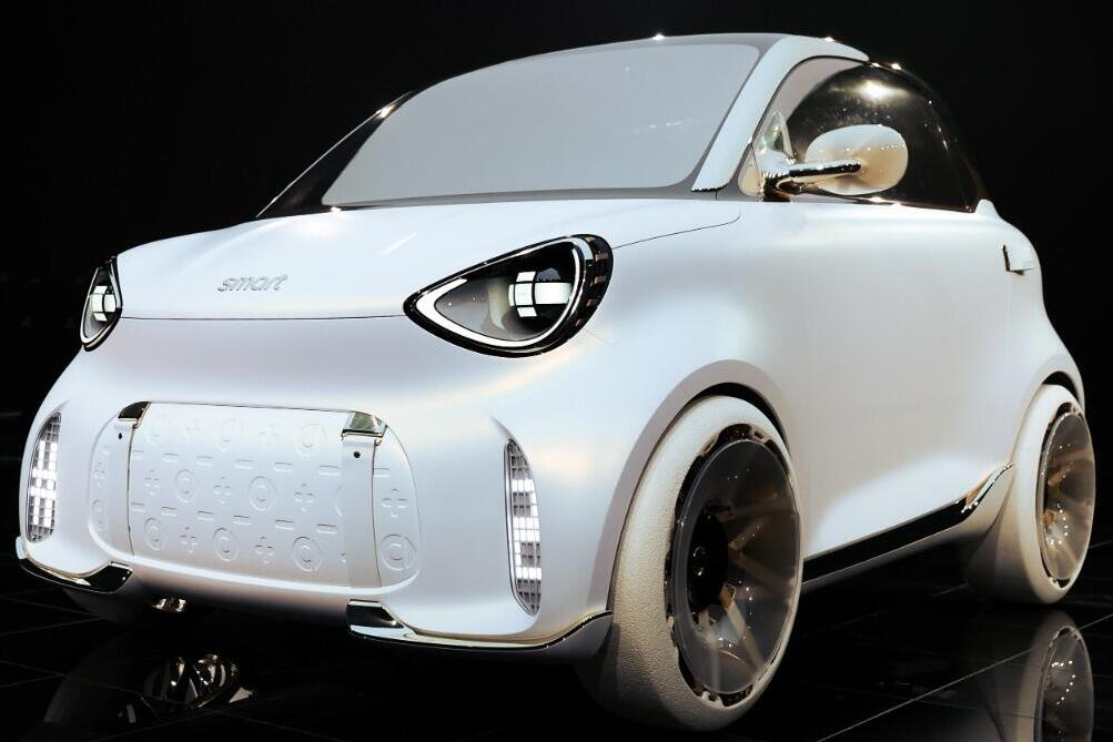 חוזרת לשורשים: סמארט תציג מכונית זעירה חדשה