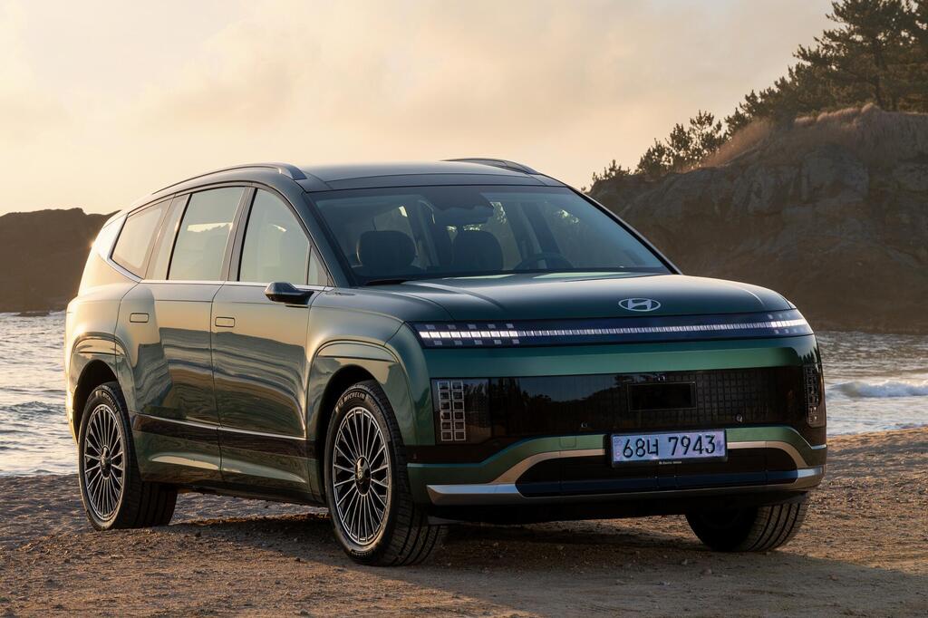 עם מקום לשבעה נוסעים: יונדאי איוניק 9 בדרך ארצה