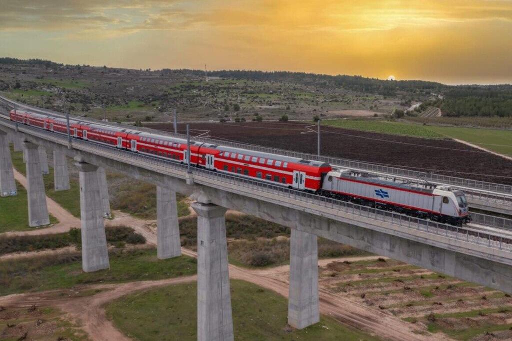 לצפייה בכתבה הרכבת תחת אש - והביקוש בשיא: "לא הפסקנו תנועה אפילו לרגע"