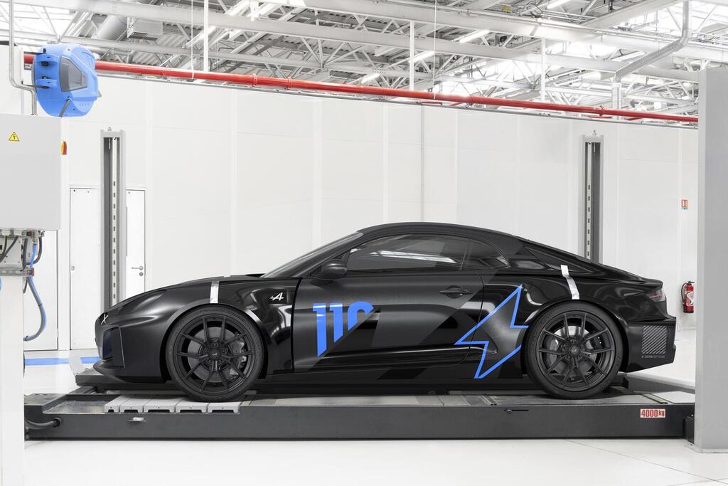 בנזין, out: אלפין הציגה A110 חשמלית
