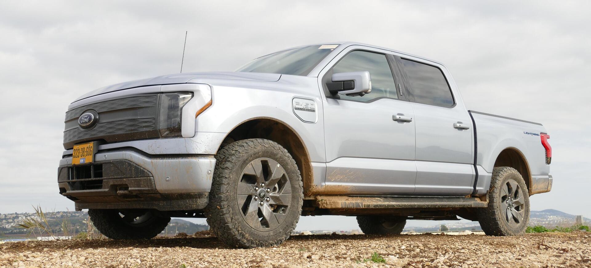 הטנדר החשמלי של פורד לא מצליח? הדור הבא יקבל מנוע בנזין