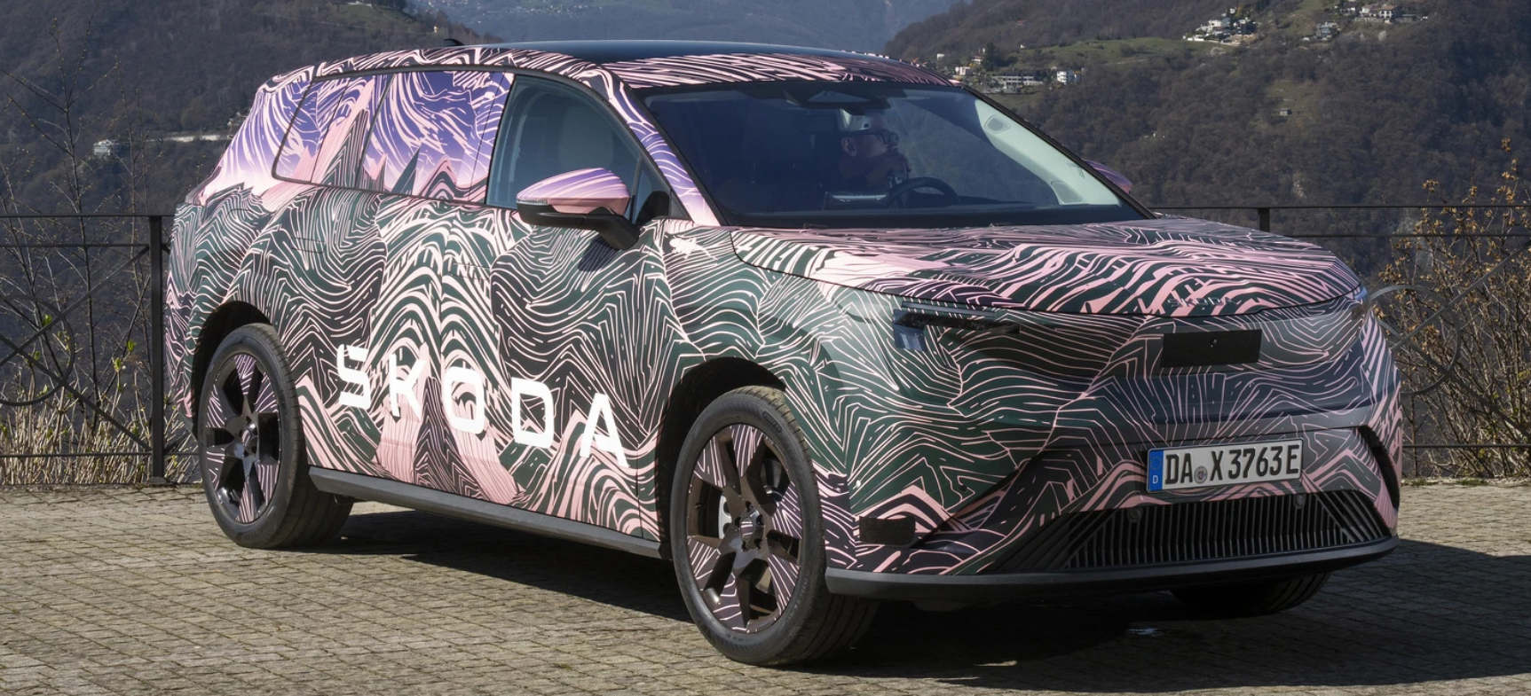 לסקודה קודיאק נולד אח. הוא חשמלי ובדרך לכביש הציבורי