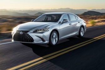 לקסוס ES: מתיחת הפנים נחתה בישראל