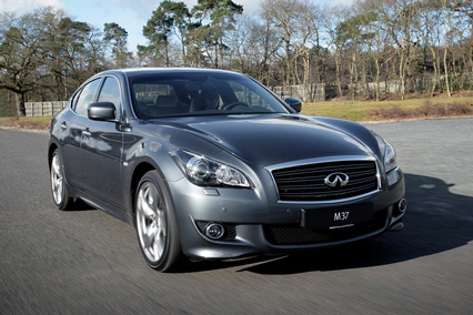 אינפיניטי M37