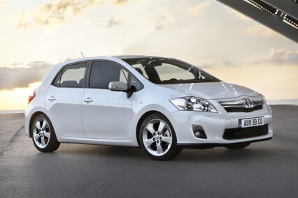 טויוטה אוריס היברידית