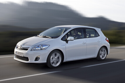 טויוטה אוריס הייבריד iCar