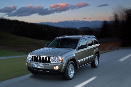 Jeep גרנד צ'רוקי - מבט צידי מאחור