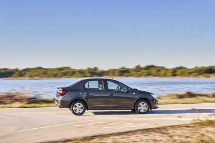 דאצ'יה לוגאן 2016 צילום אחורי