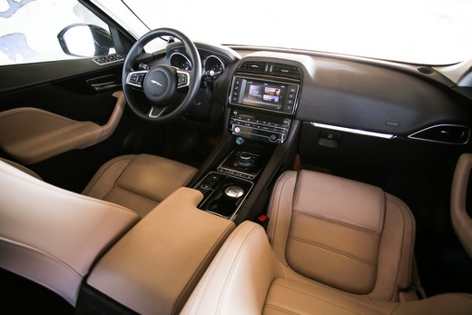 יגואר F-PACE יגואר F-PACE
