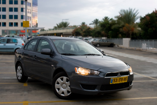 מיצובישי לאנסר מיצובישי לאנסר