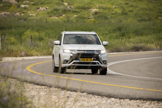 מיצובישי אאוטלנדר PHEV