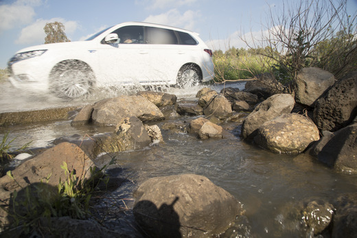 מיצובישי אאוטלנדר PHEV 