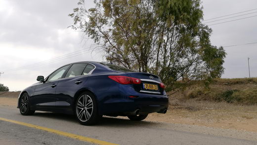 אינפיניטי Q50 אינפיניטי Q50