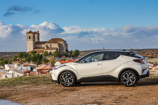 טויוטה C-HR טויוטה C-HR