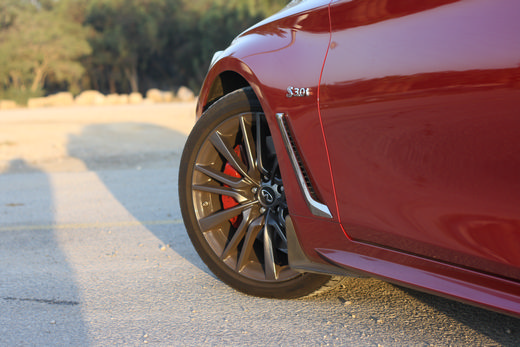 אינפיניטי Q60 אינפיניטי Q60
