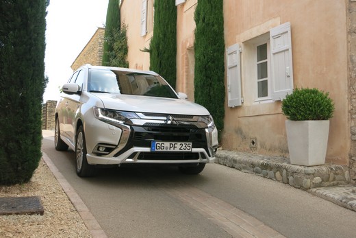 מיצובישי אאוטלנדר PHEV מיצובישי אאוטלנדר PHEV