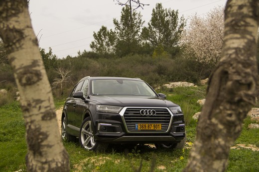 אודי Q7 e-tron