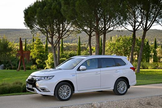 מיצובישי אאוטלנדר PHEV מיצובישי אאוטלנדר PHEV