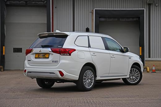 מיצובישי אאוטלנדר PHEV מיצובישי אאוטלנדר PHEV
